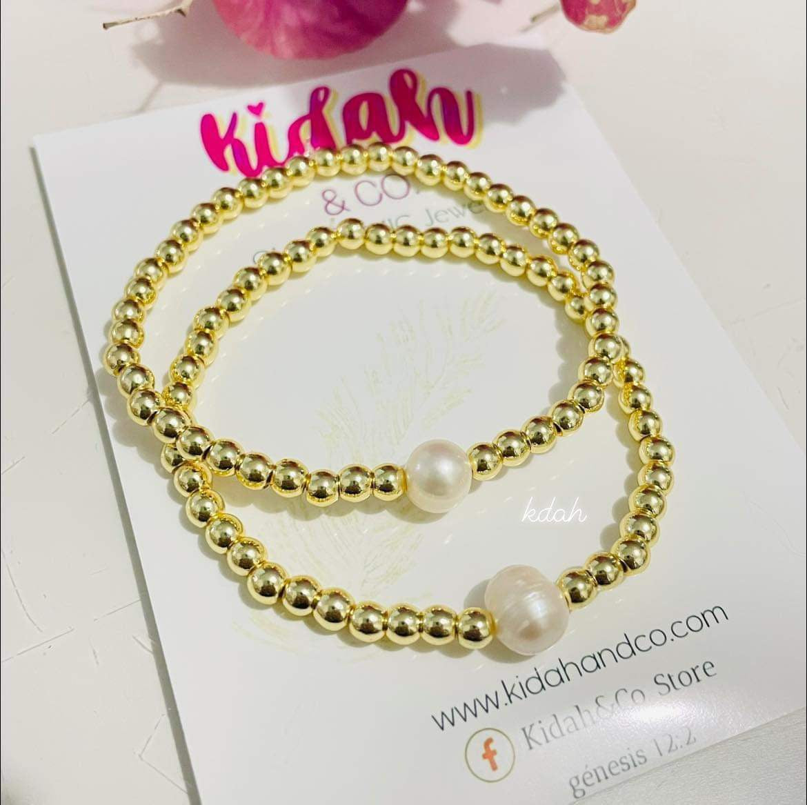 ëssentials- bracelets