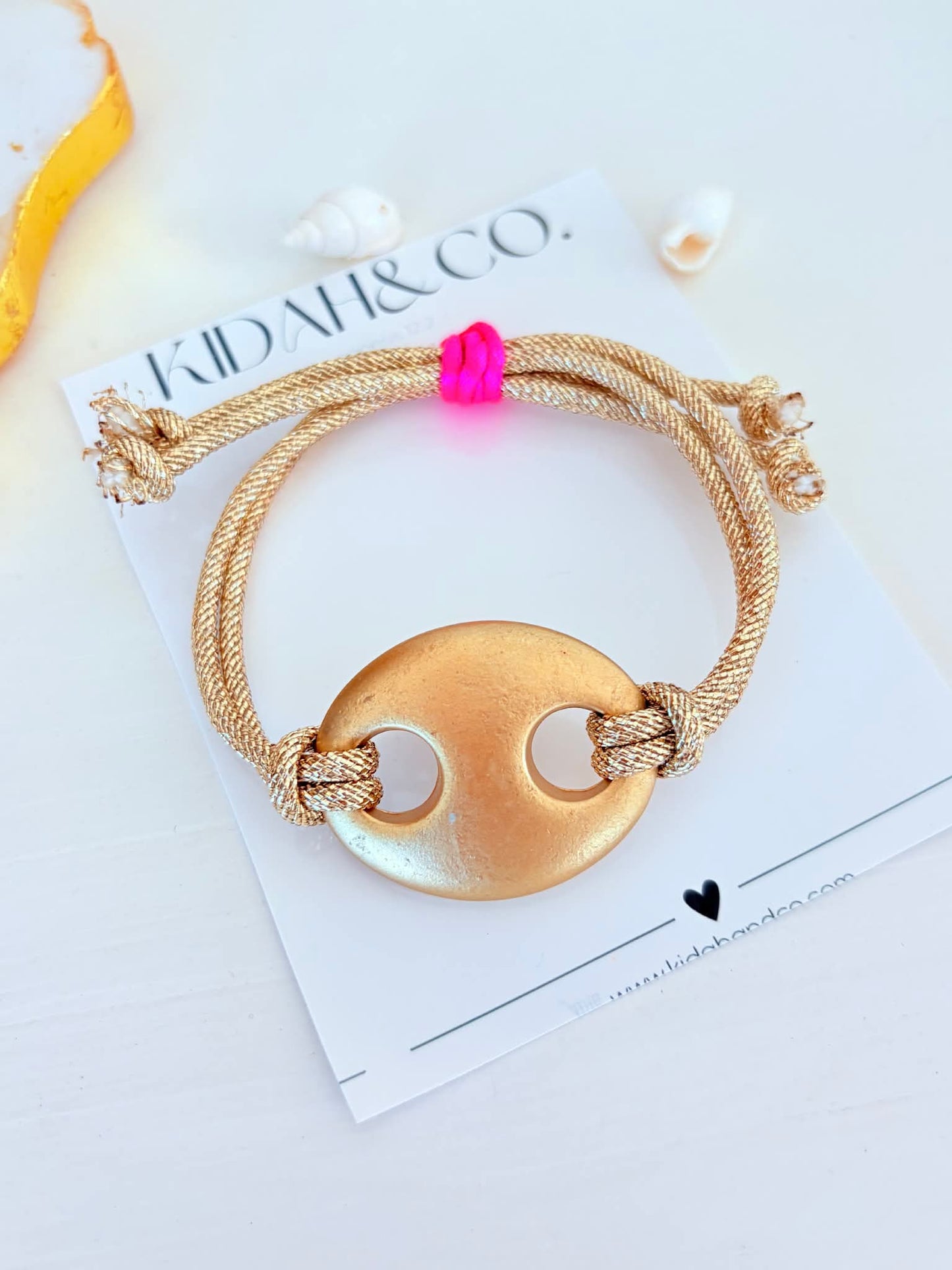 söguita golden bracelet